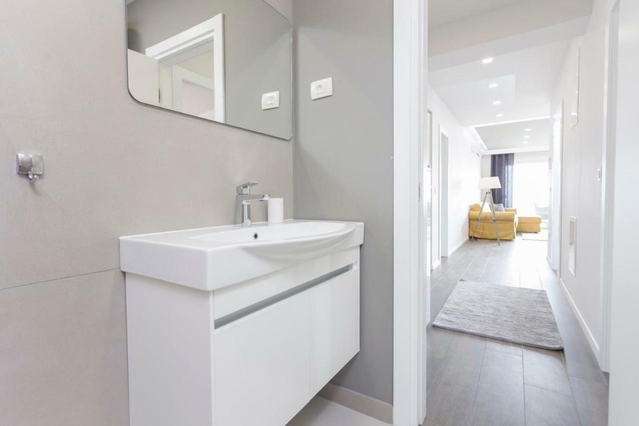 Luxury Apartment Stockholm -Sea&City View มาคาร์สกา ภายนอก รูปภาพ