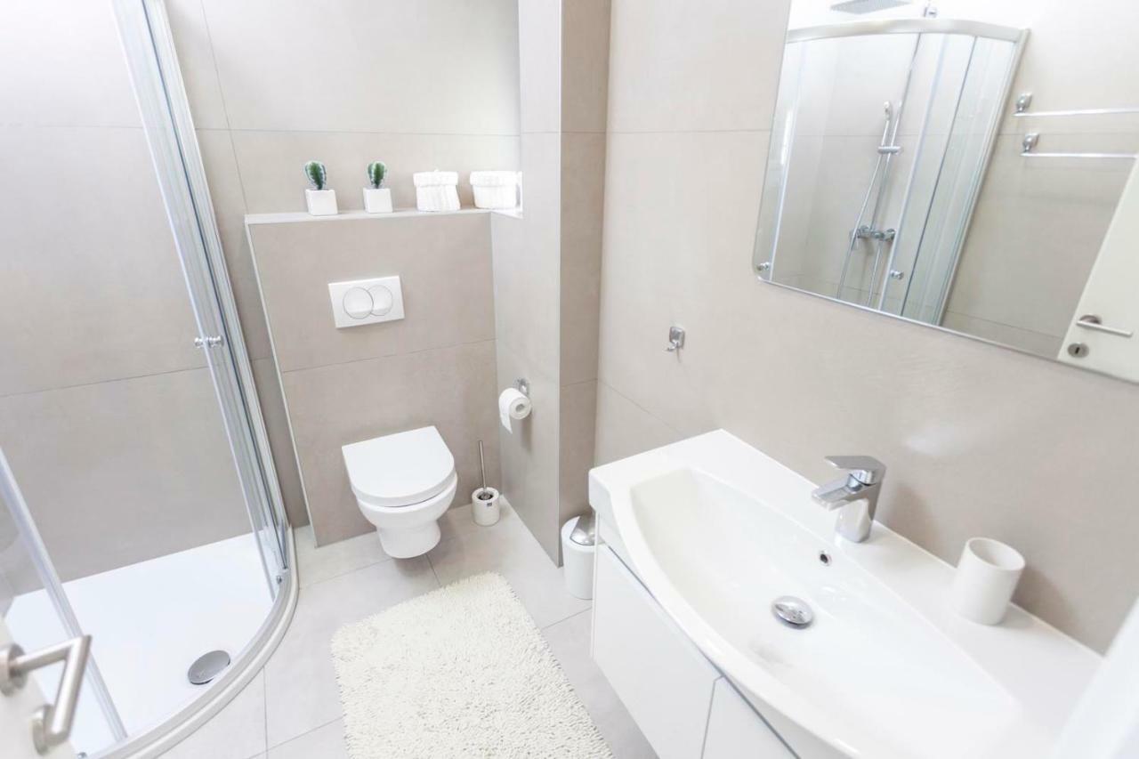 Luxury Apartment Stockholm -Sea&City View มาคาร์สกา ภายนอก รูปภาพ